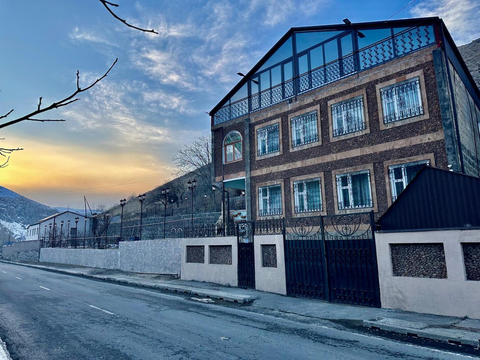 Bjni Tadevosyan Guest House מראה חיצוני תמונה